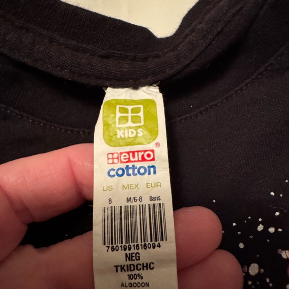 EUC Kids Black Graphic Axolotl Tee - Vibrant Multicolor Design Size 8 - Picture 4 of 4